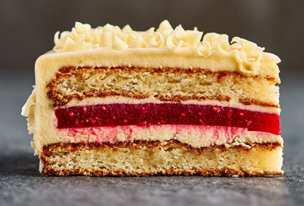 Vanilla_Raspberry_Cake_Slice